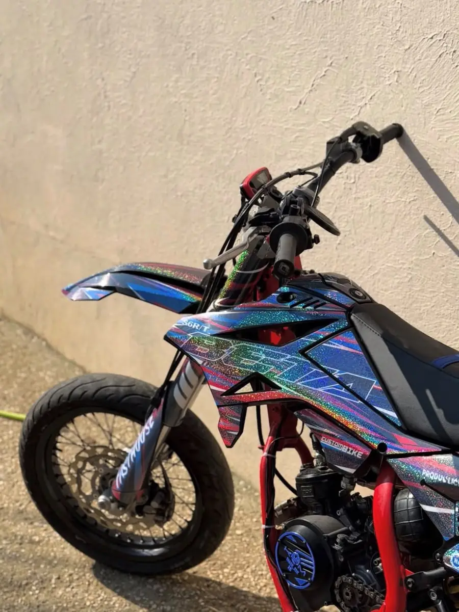 Beta 50 cc avec kit déco HRL bleu irisé à paillettes